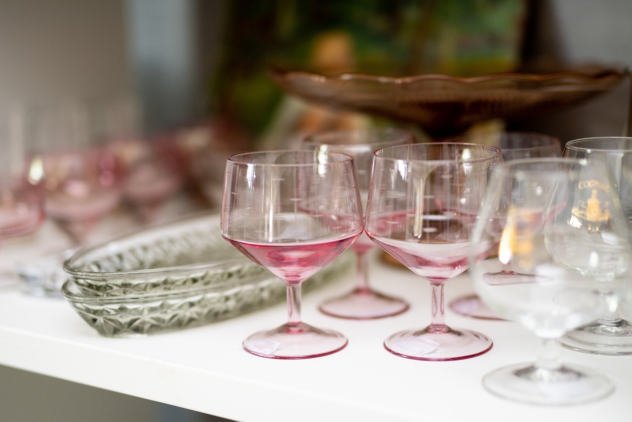 Dishes and glasses that have been decluttered with Swedish Death Cleaning.